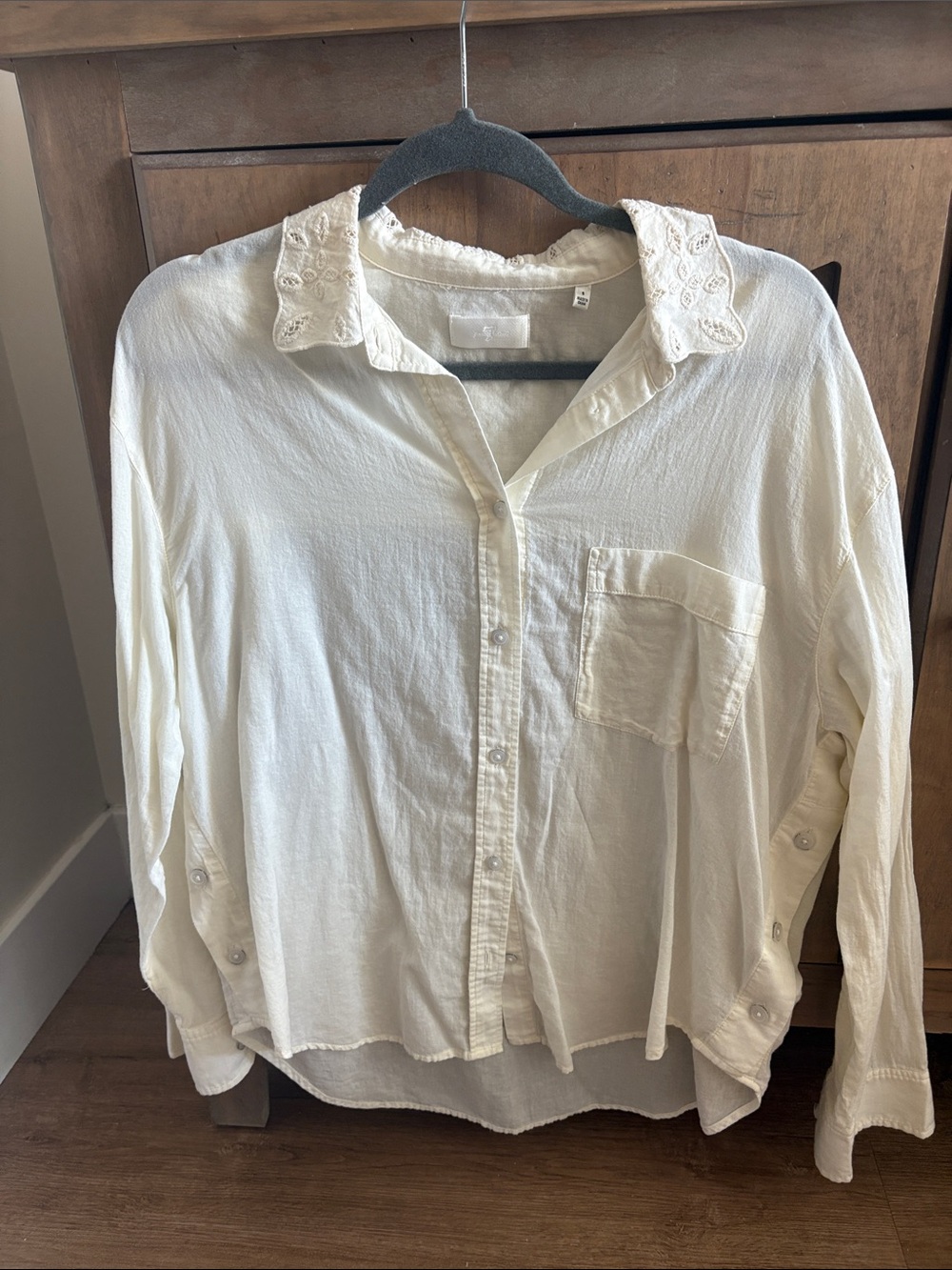 SEVEN FOR ALL MANKIND oversized Cream Button-Down Blouse with Lace Collar